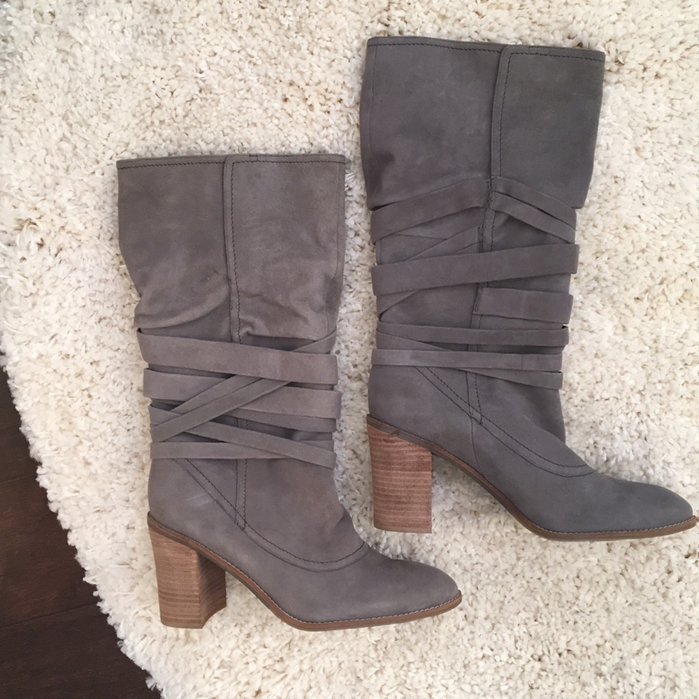 Chunky heeled suede boots